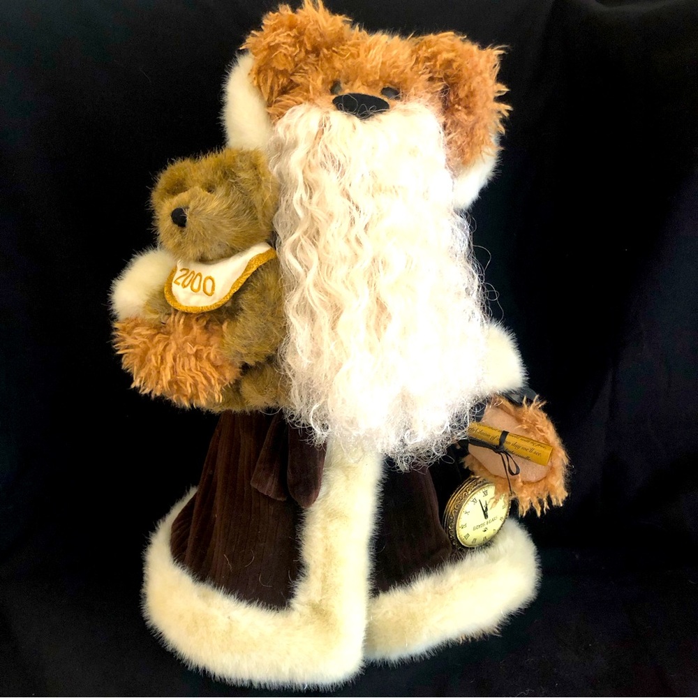 Large Boyd’s Bear Collector piece